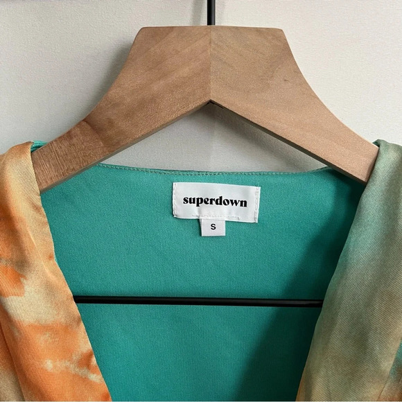 Superdown Revolve Eleen Blouson Top in Teal Multi - Picture 5 of 6